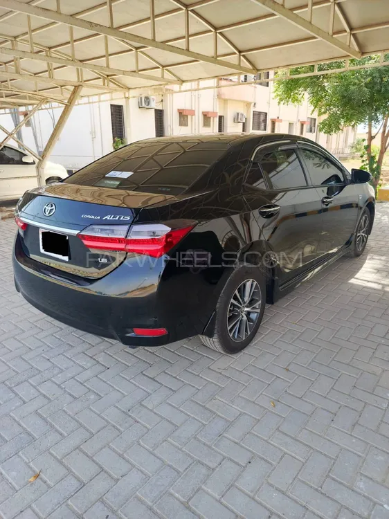 Toyota Corolla 2017 for Sale in Karachi Image-1