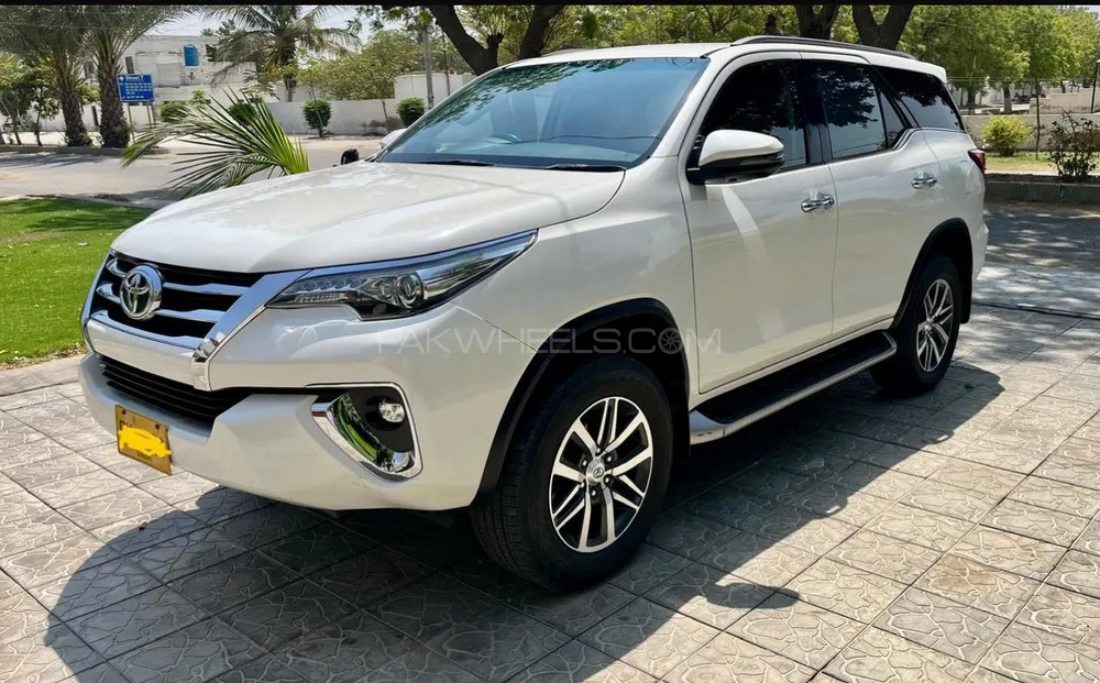Toyota Fortuner 2020 for Sale in Karachi Image-1