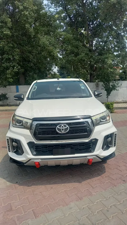 Toyota Hilux 2015 for Sale in Islamabad Image-1