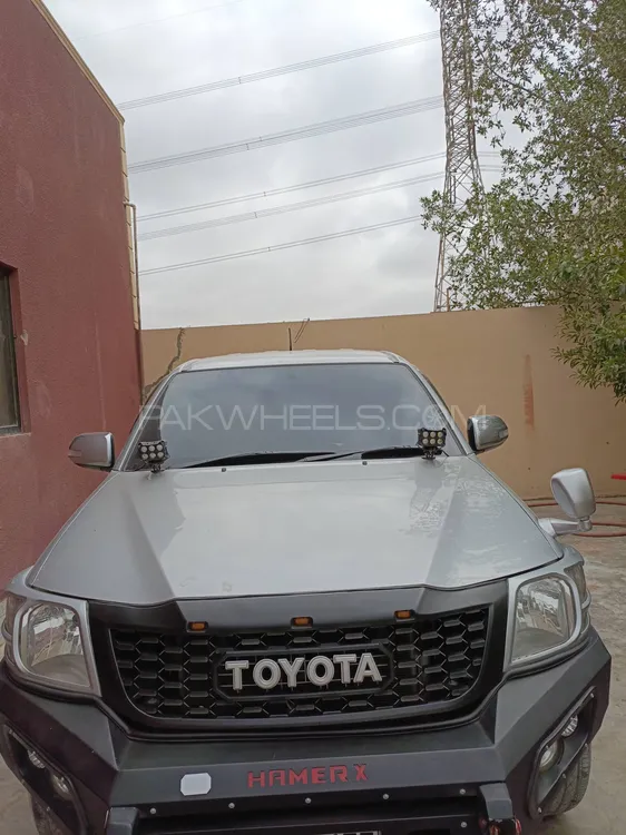 Toyota Hilux 2014 for Sale in Karachi Image-1