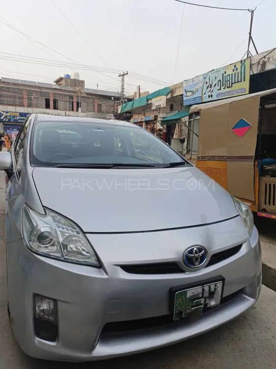 Toyota Prius 2011 for Sale in Swabi Image-1