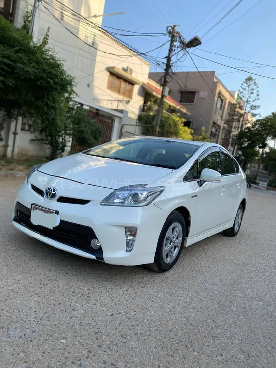 Toyota Prius 2013 for Sale in Karachi Image-1