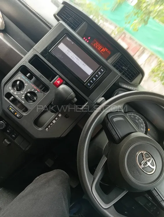 Toyota Roomy 2025 for Sale in Lahore Image-1