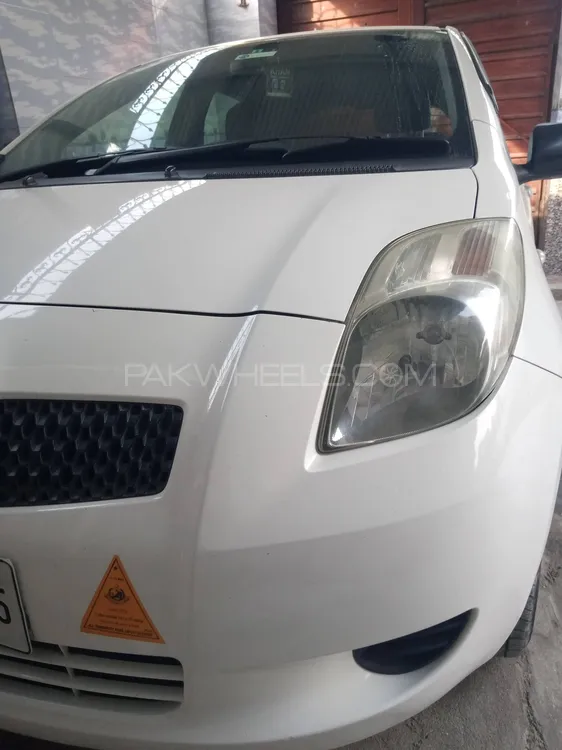 Toyota Vitz 2005 for Sale in Charsadda Image-1