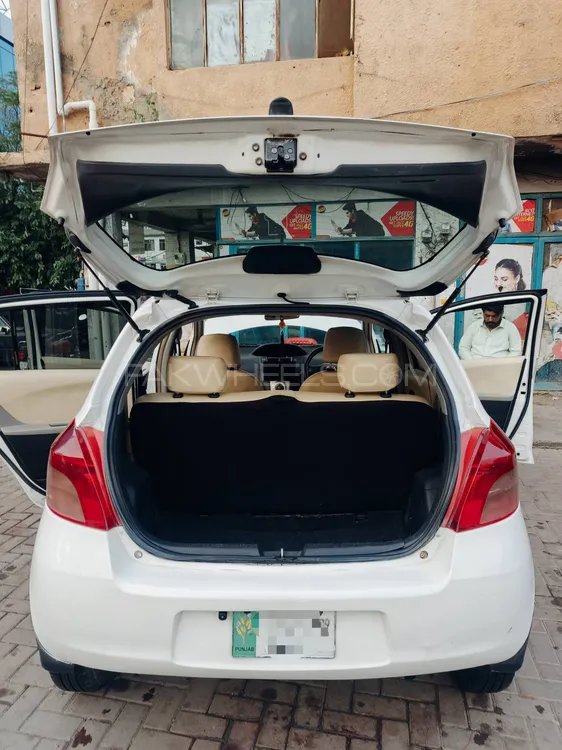 Toyota Vitz 2009 for Sale in Islamabad Image-1