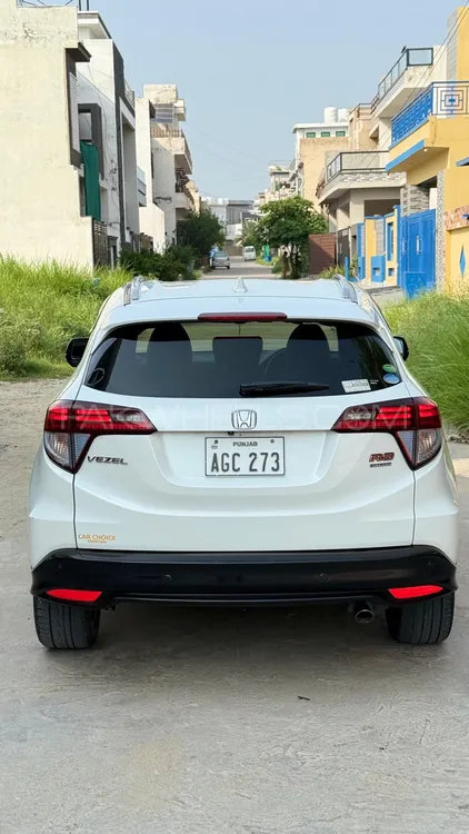 Honda Vezel 2016 for Sale in Attock Image-1