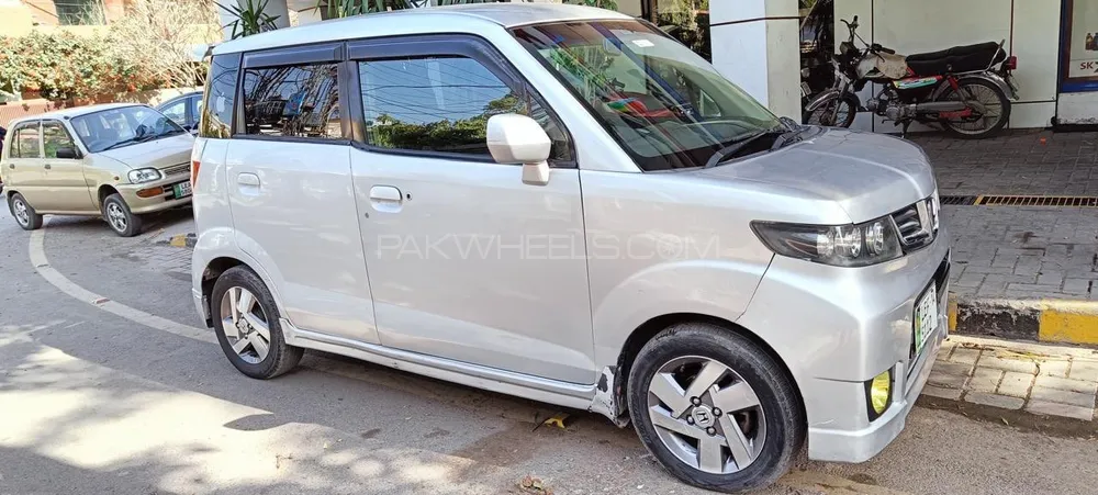 Honda Zest 2010 for Sale in Lahore Image-1