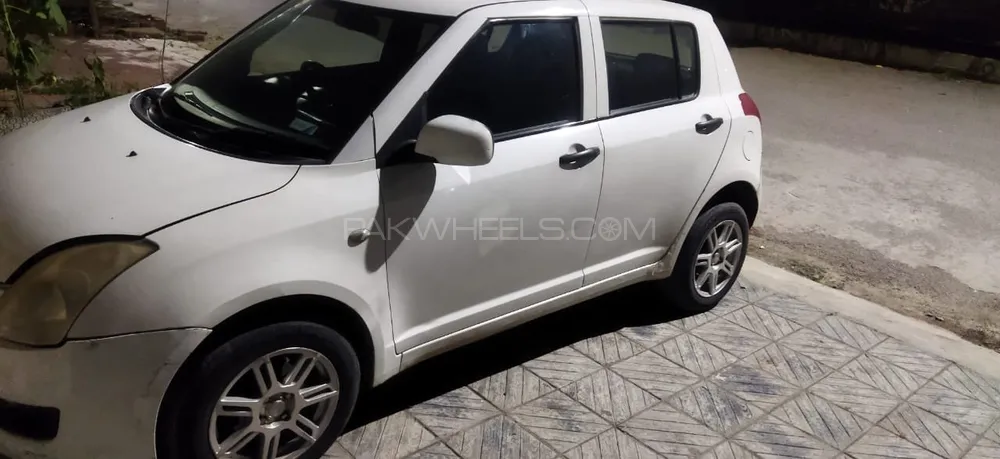 Suzuki Swift 2013 for Sale in Islamabad Image-1