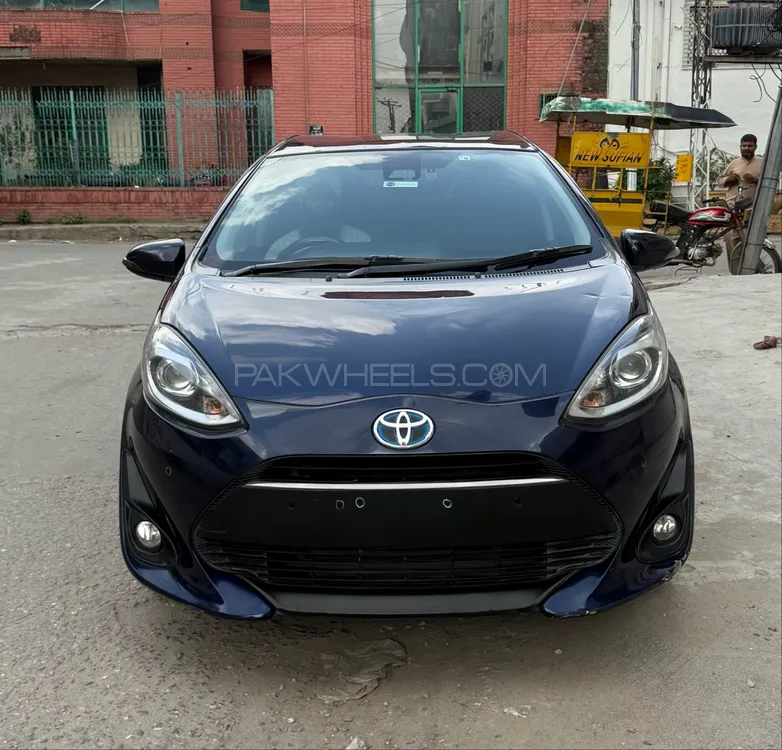 Toyota Aqua 2018 for Sale in Sialkot Image-1