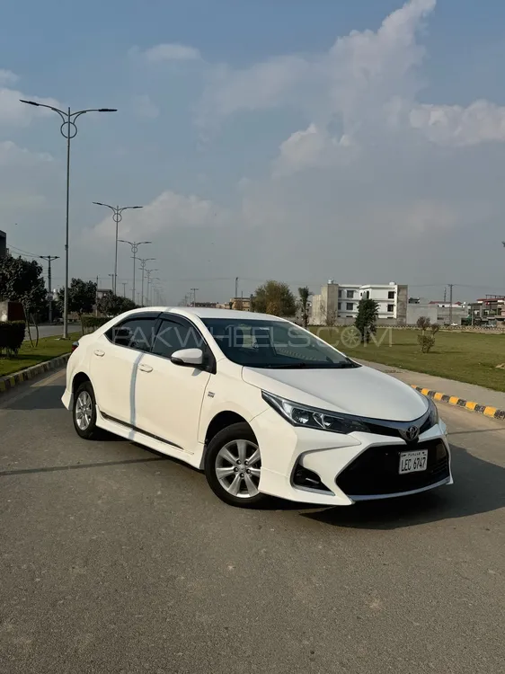 Toyota Corolla 2017 for Sale in Lahore Image-1