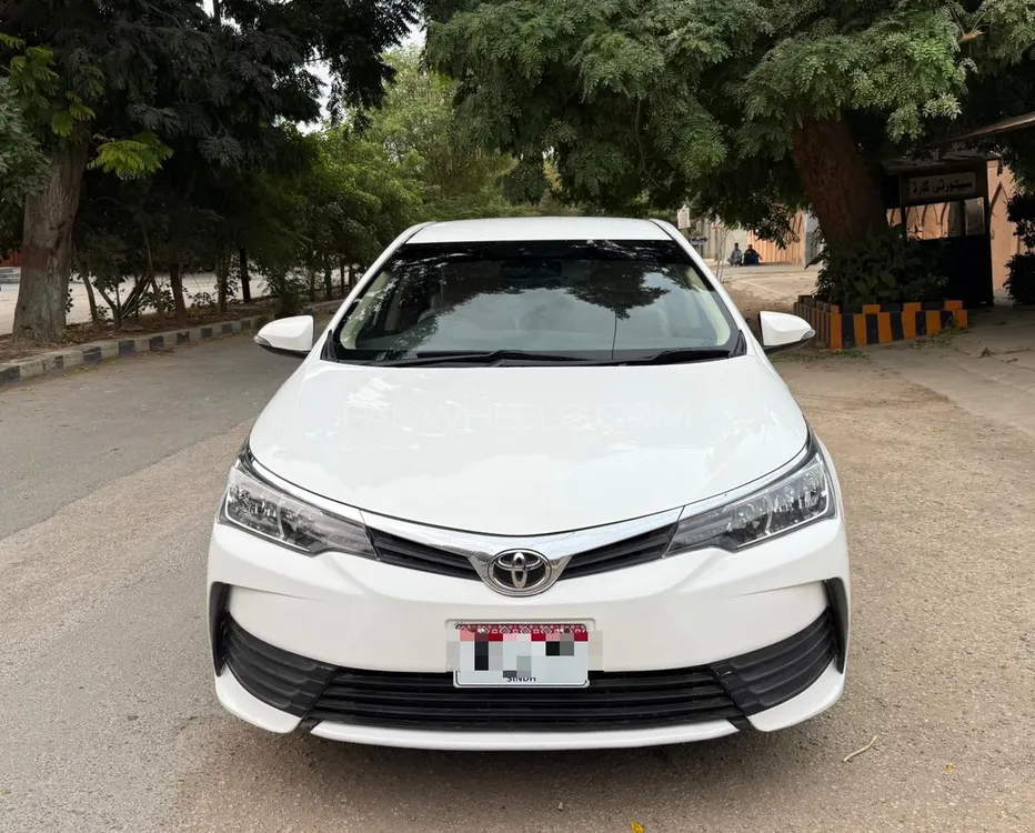 Toyota Corolla 2018 for Sale in Karachi Image-1