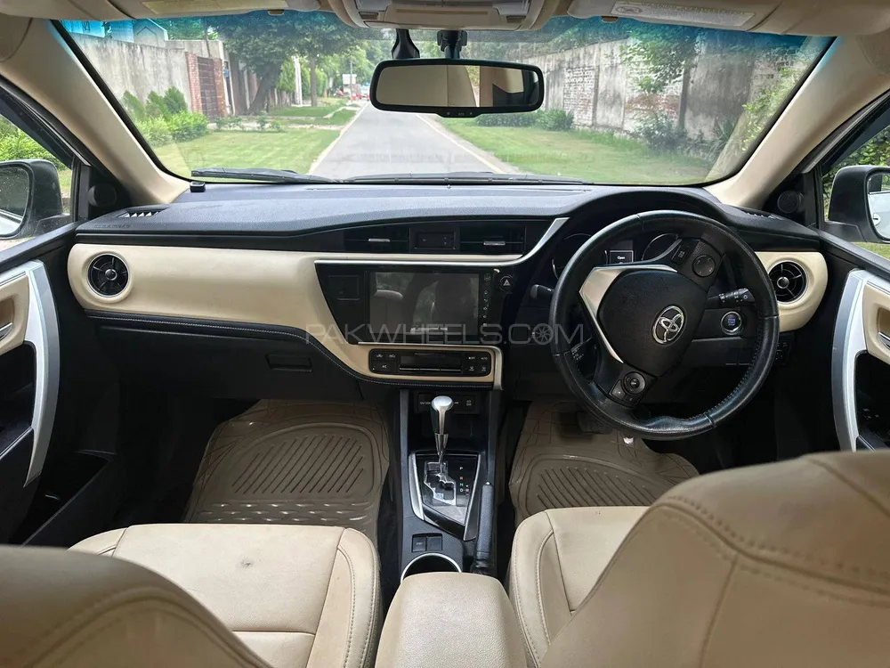 Toyota Corolla 2023 for Sale in Lahore Image-1