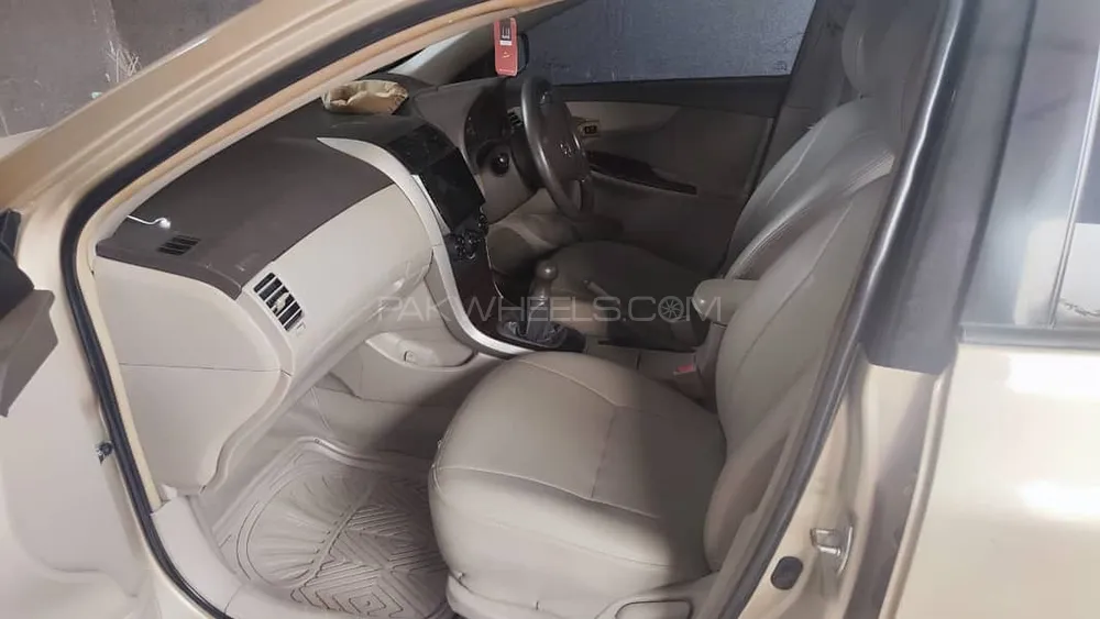 Toyota Corolla 2010 for Sale in Lahore Image-1