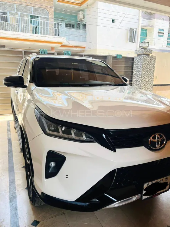 Toyota Fortuner 2022 for Sale in Vehari Image-1