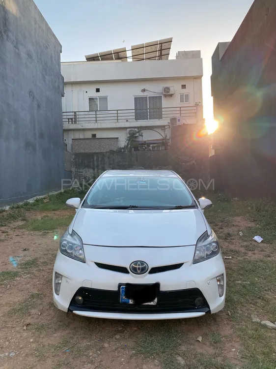 ٹویوٹا پریوس 2013 for Sale in اسلام آباد Image-1