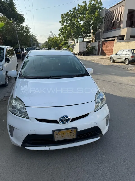 Toyota Prius 2013 for Sale in Karachi Image-1