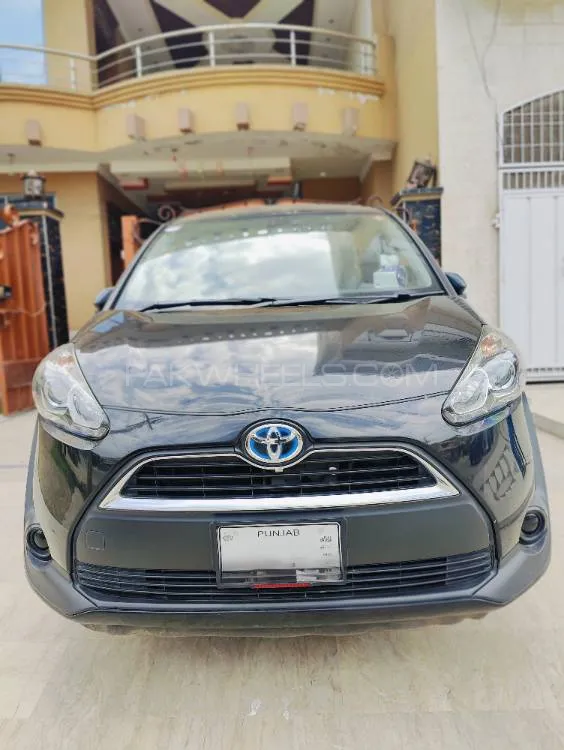 Toyota Sienta 2019 for Sale in Lahore Image-1