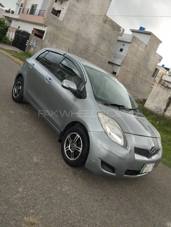 Toyota Vitz 2009 for Sale in Lahore Image-1