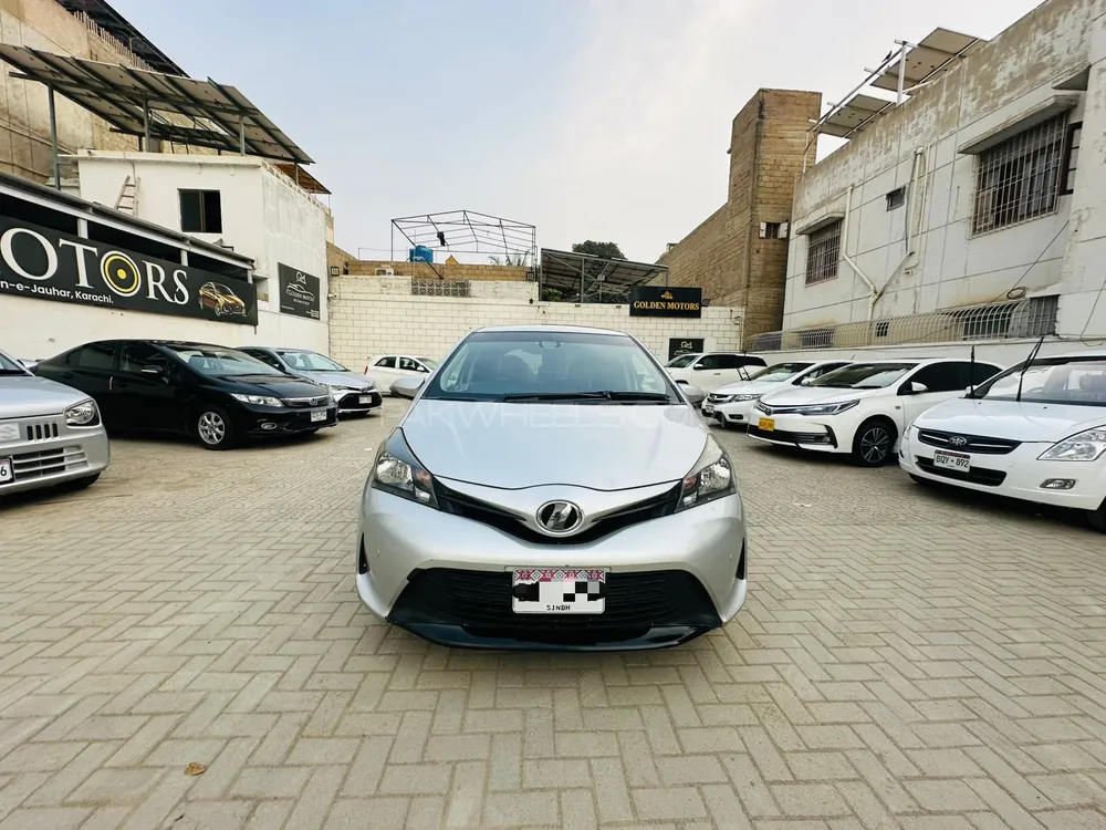 Toyota Vitz 2016 for Sale in Karachi Image-1