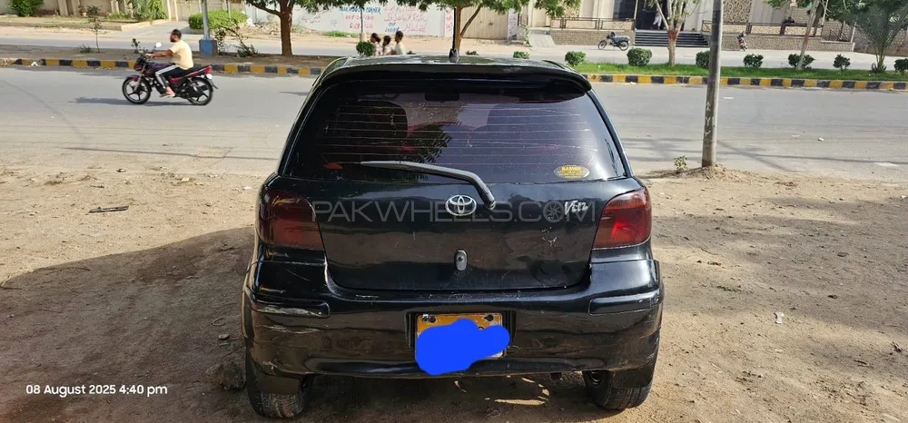 Toyota Vitz 2004 for Sale in Karachi Image-1
