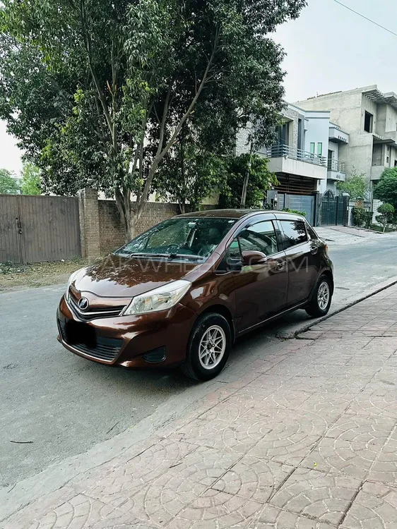 Toyota Vitz 2011 for Sale in Faisalabad Image-1