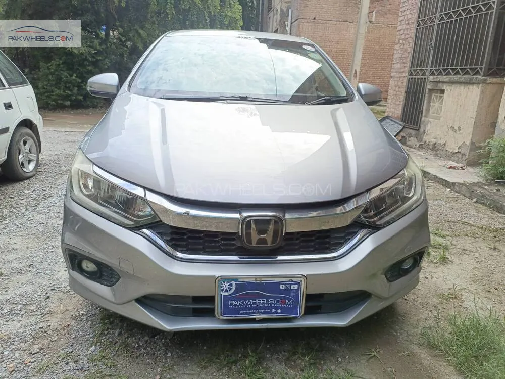 Honda Grace Hybrid 2017 for Sale in Islamabad Image-1