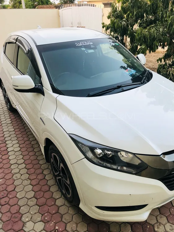 Honda Vezel 2017 for Sale in Gujranwala Image-1