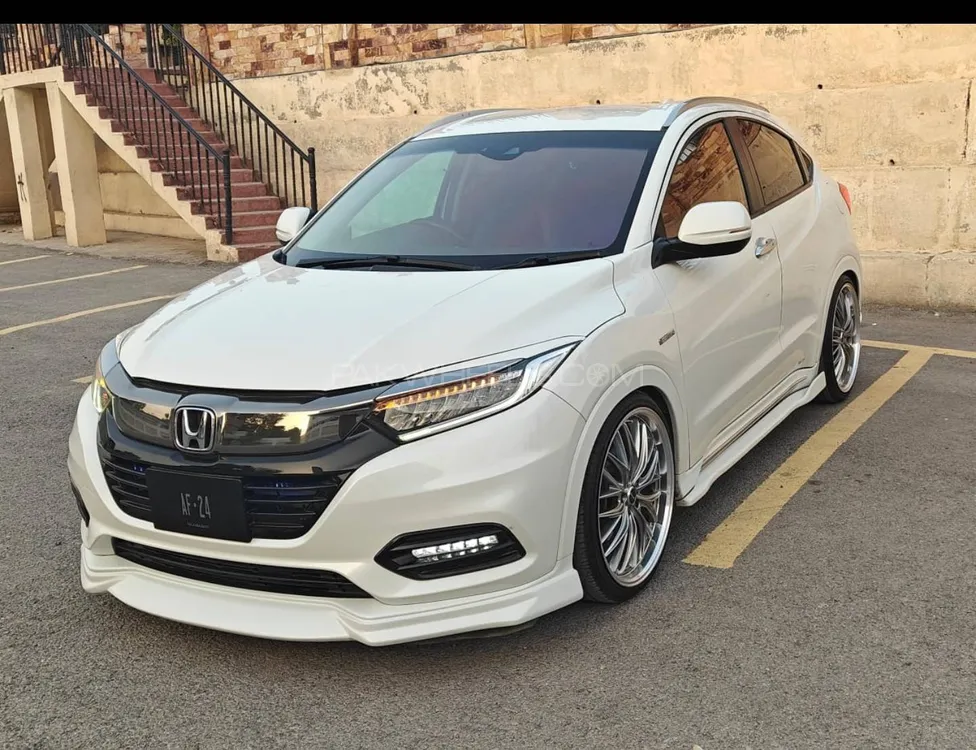 Honda Vezel 2018 for Sale in Islamabad Image-1