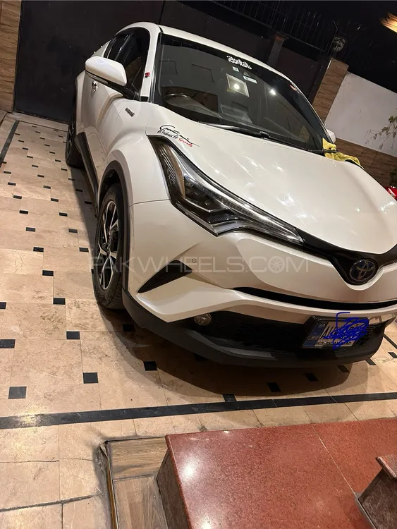 Toyota C-HR 2017 for Sale in Gujranwala Image-1
