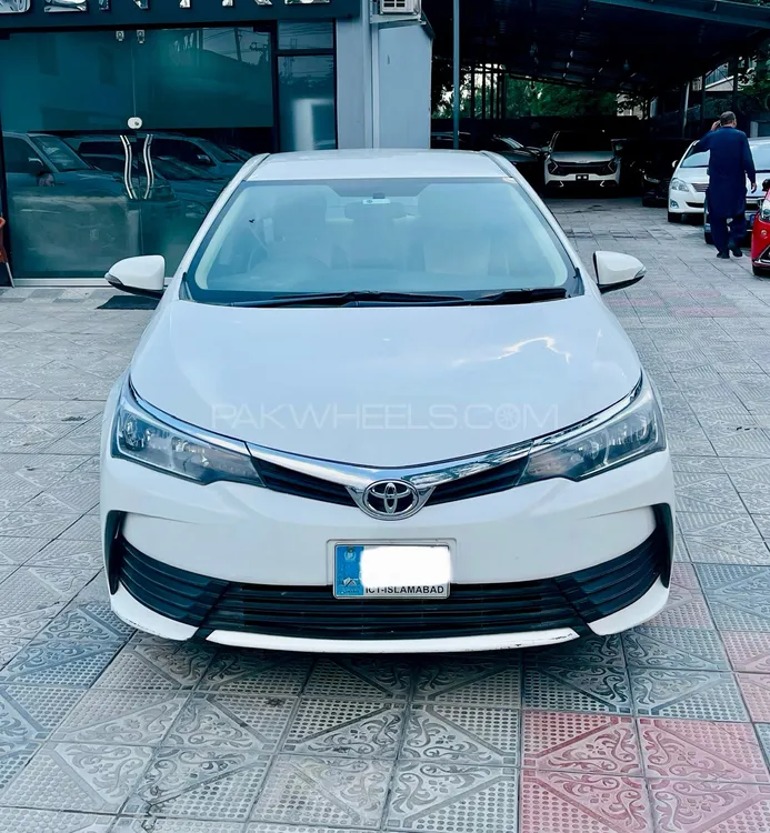 Toyota Corolla 2017 for Sale in Islamabad Image-1