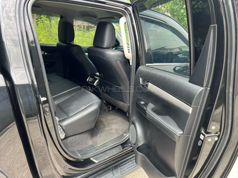 Toyota Hilux 2022 for Sale in Swat Toyota Hilux 2022 for Sale in Swat Image-6