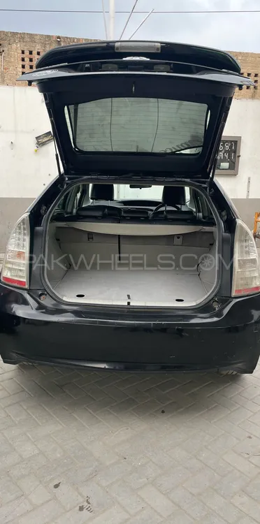 Toyota Prius 2010 for Sale in Lahore Image-1