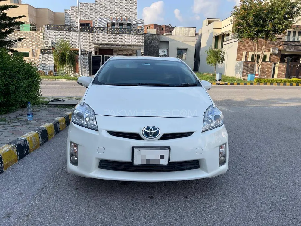 Toyota Prius 2010 for Sale in Wah cantt Image-1