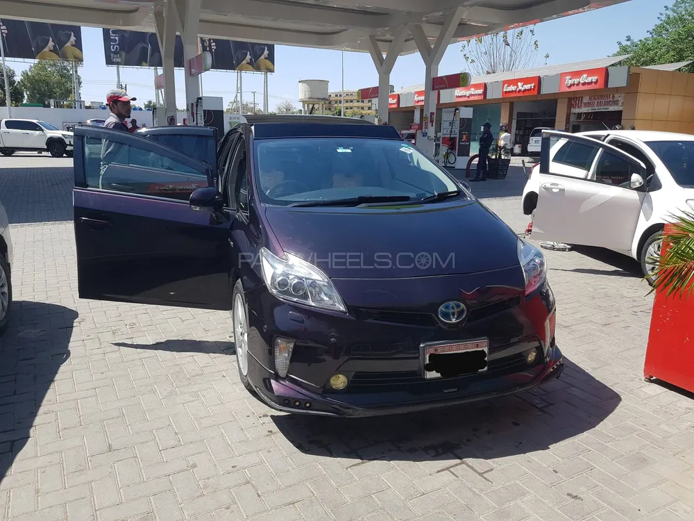 Toyota Prius 2012 for Sale in Karachi Image-1