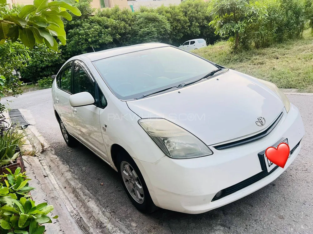 Toyota Prius 2010 for Sale in Islamabad Image-1