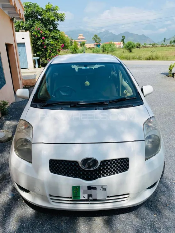 Toyota Vitz 2006 for Sale in Mardan Image-1