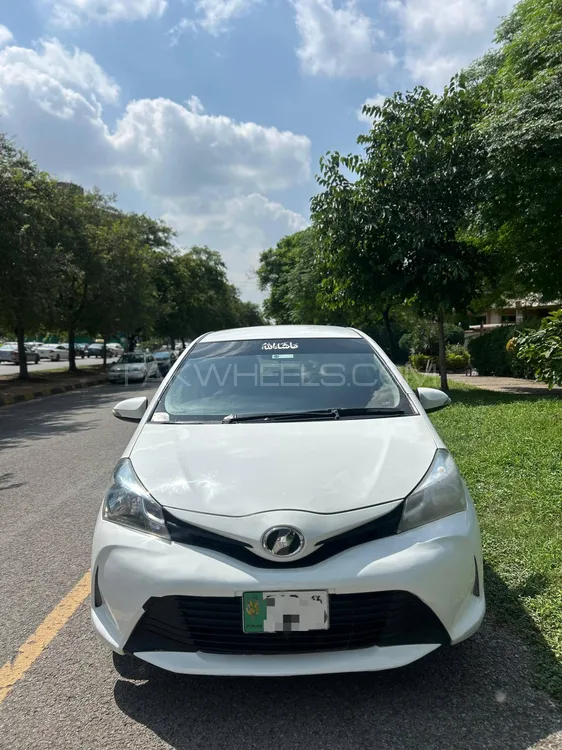 Toyota Vitz 2015 for Sale in Islamabad Image-1