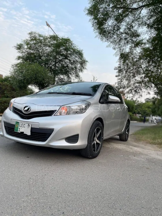 Toyota Vitz 2013 for Sale in Faisalabad Image-1