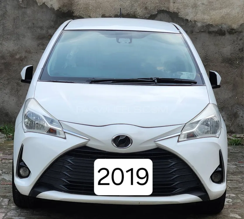 Toyota Vitz 2019 for Sale in Lahore Image-1