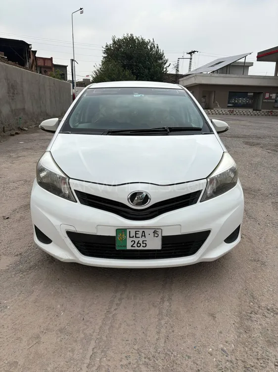 Toyota Vitz 2011 for Sale in Peshawar Image-1