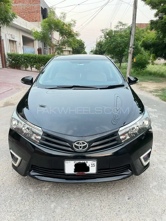 Toyota Corolla 2015 for Sale in Faisalabad Image-1