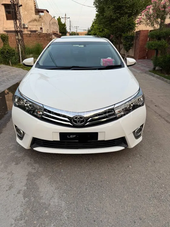 Toyota Corolla 2015 for Sale in Faisalabad Image-1