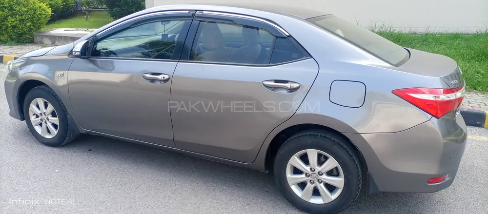 Toyota Corolla 2015 for Sale in Lahore Image-1