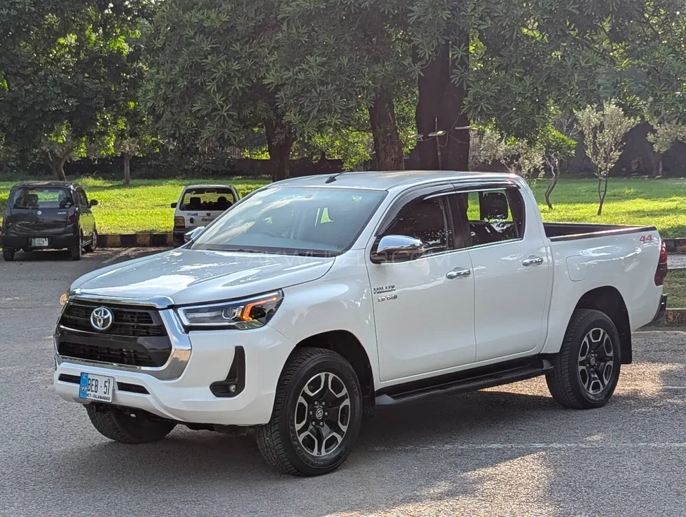 Toyota Hilux 2021 for Sale in Islamabad Image-1