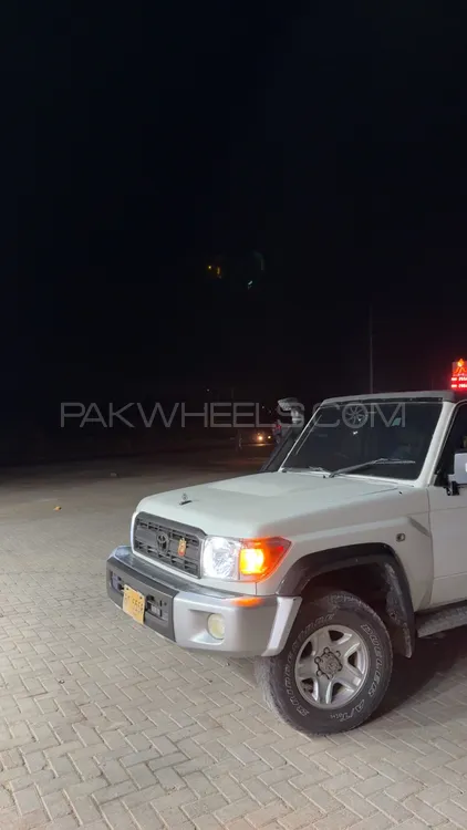 Toyota Land Cruiser 2002 for Sale in Karachi Image-1