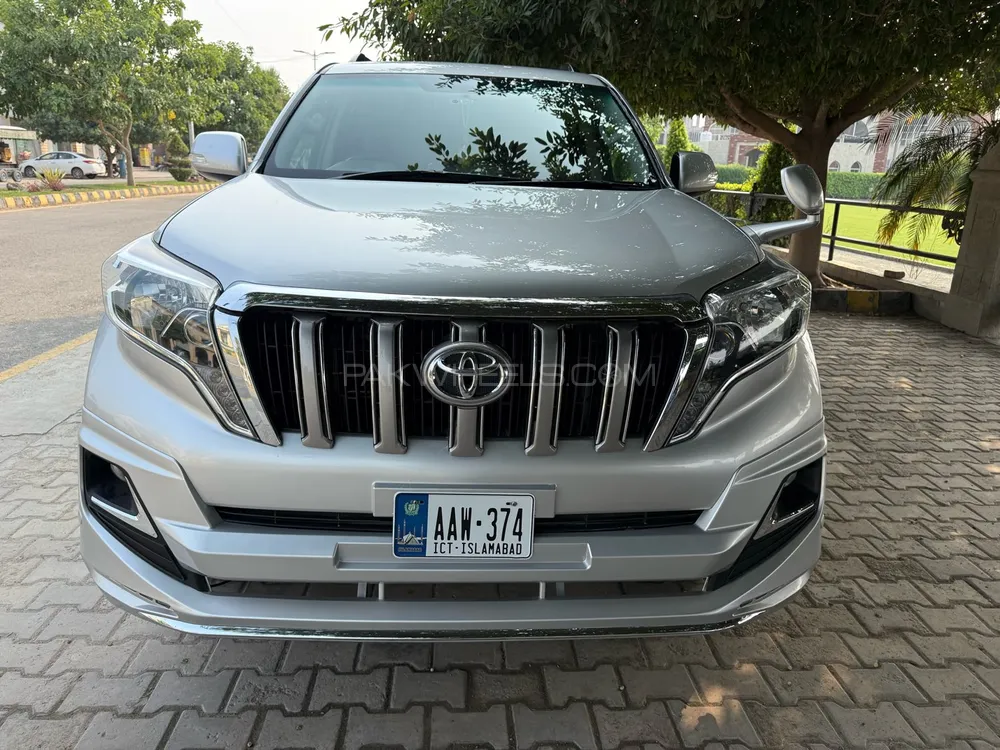 Toyota Prado 2010 for Sale in Jhang Image-1