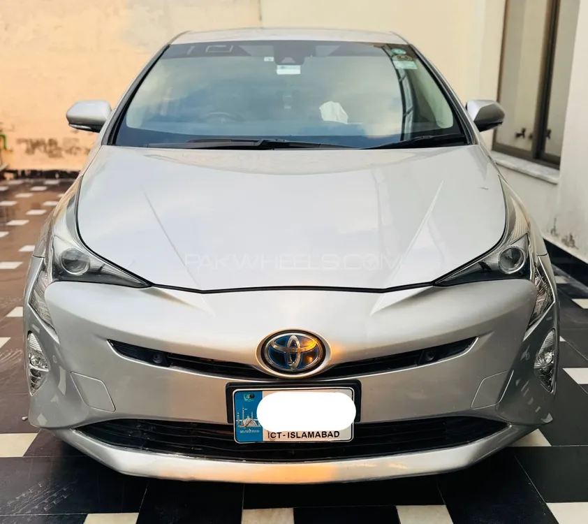 Toyota Prius 2018 for Sale in Faisalabad Image-1