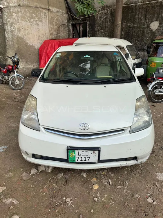 Toyota Prius 2007 for Sale in Lahore Image-1