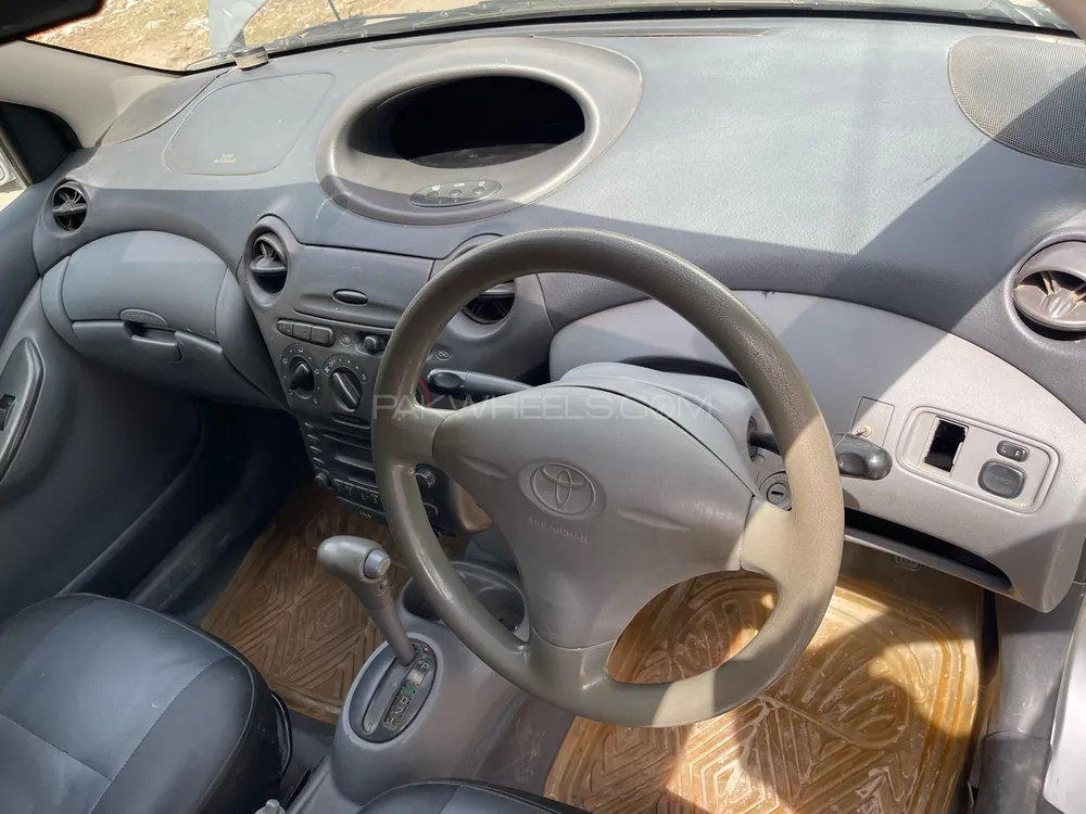 Toyota Vitz 2000 for Sale in Multan Toyota Vitz 2000 for Sale in Multan Image-9