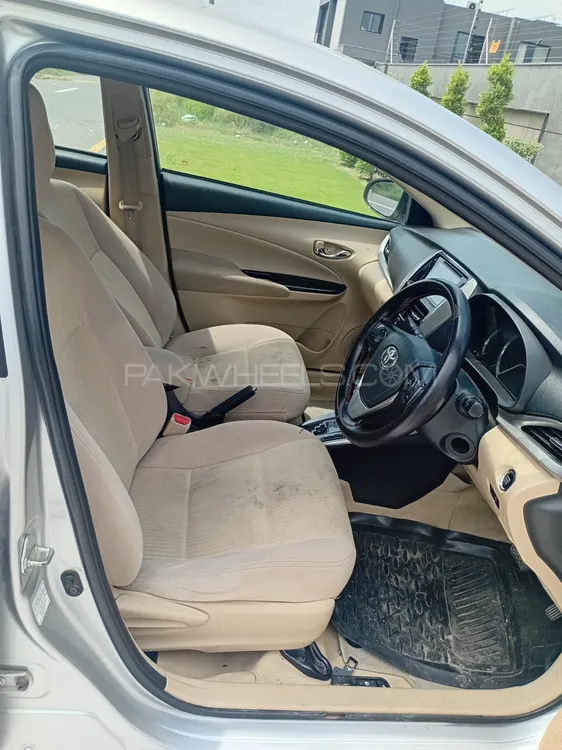 Toyota Yaris Sedan 2020 for Sale in Lahore Image-1